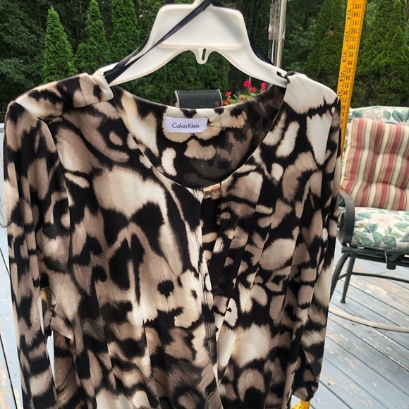 Calvin Klein size large leopard print faux wrap flattering neutral shades - Picture 3 of 13